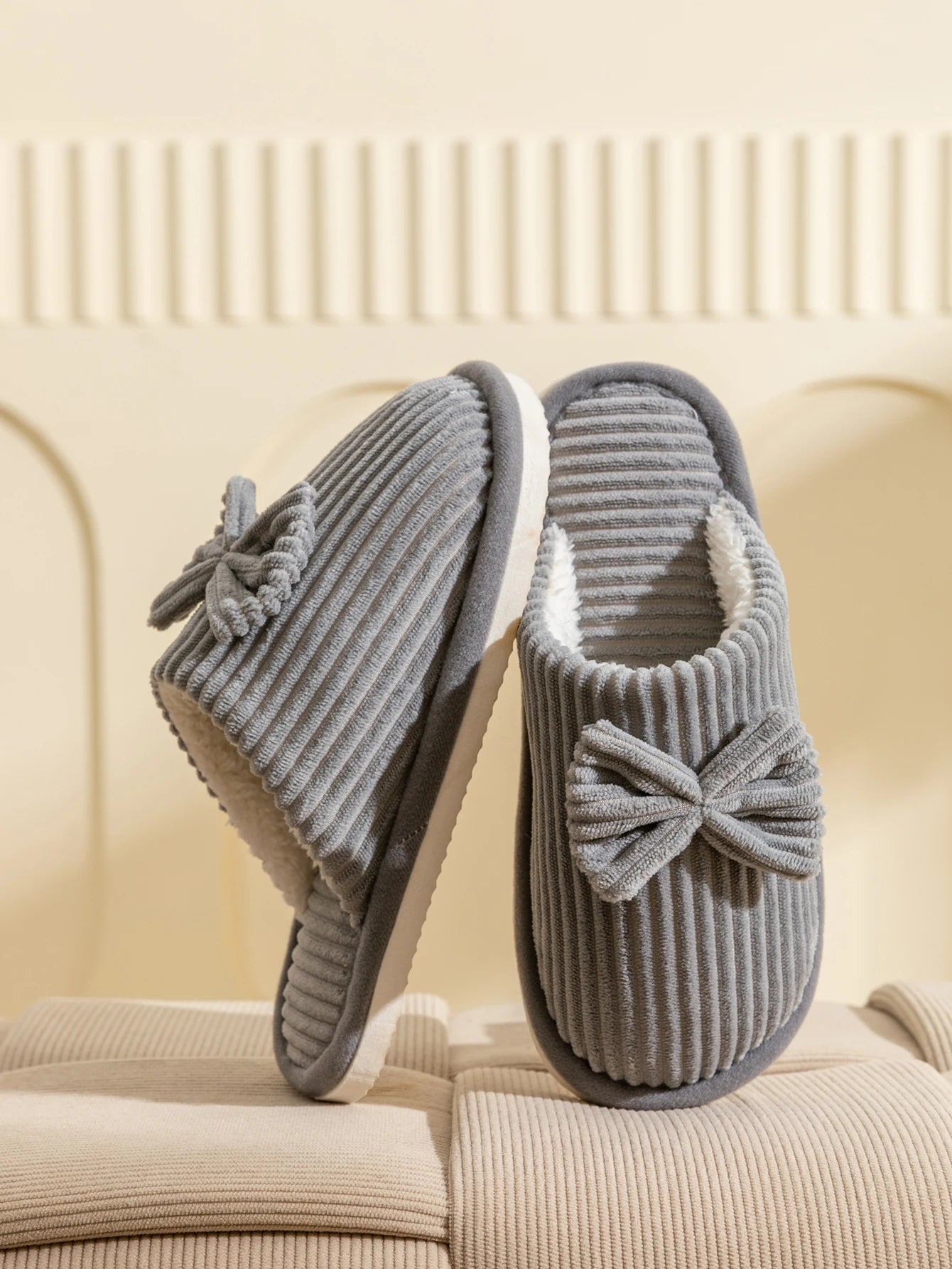 Women's Lightweight and Comfortable Bow Slippers for Home